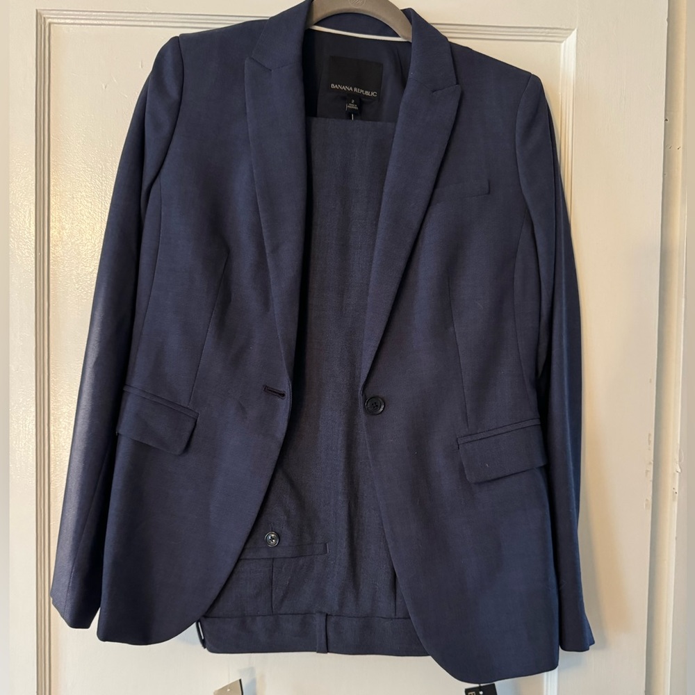New with tags light navy suit from banana republic